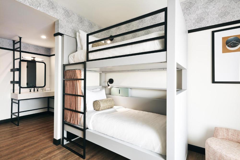 Guest room with 2 Twin/Single Bed(s) bunk interior